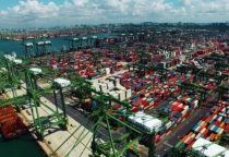 Singapore port becomes new bottleneck in global supply chain